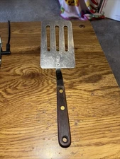 Robinson Knife Co Stainless Slotted Short Spatula Turner Wood Handle USA 10-1/2"