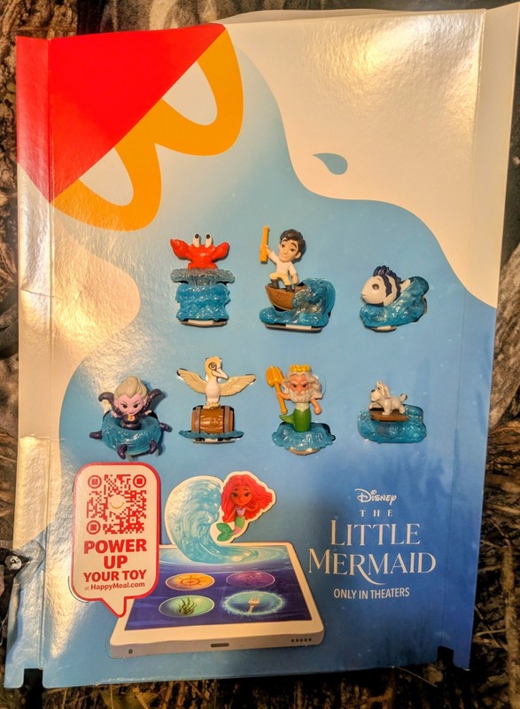 2023 THE LITTLE MERMAID (Movie) McDonald’s Store Display  7 Toys Plus Mermaid 