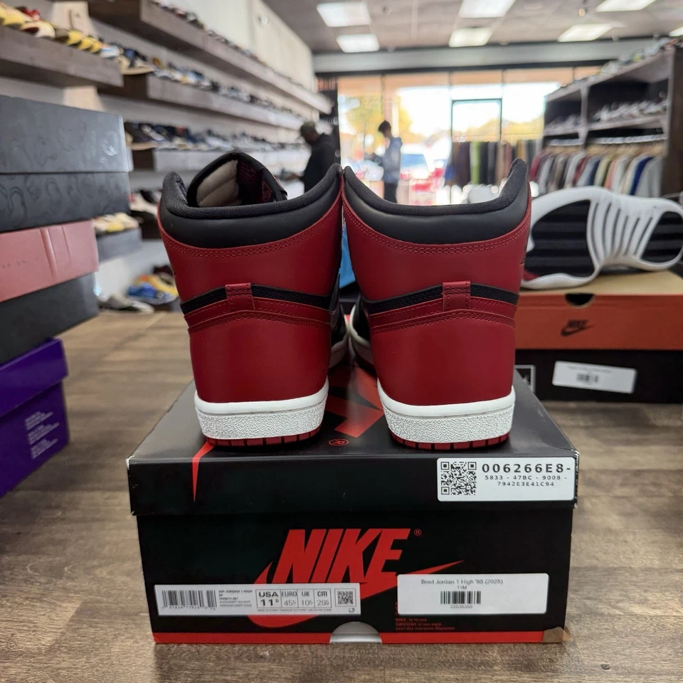Talla 11.5 - Air Jordan 1 Retro '85 OG 2025 High Bred / Banned (NUEVO) Foto 3 de 4