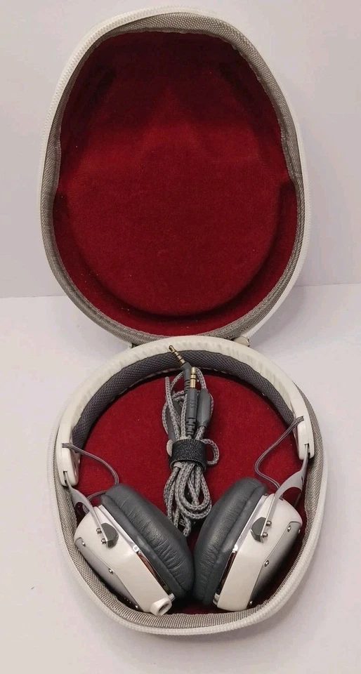 V-Moda M-80 Crossfades Vocal Noise Isolating Wired Headphones White W/ Case - Image 2 of 4