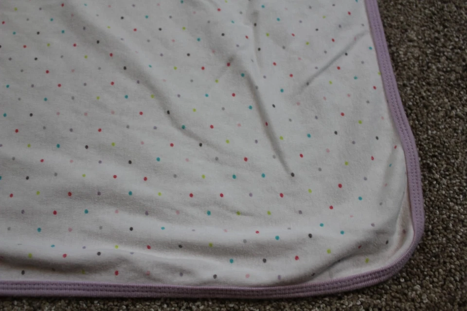 Детское одеяло Carter's белое фиолетовое хлопковое в горошек легкое для младенцев девочек - Изображение 3 из 4