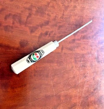 Two Cherries Straight Gouge, #11 2mm, Veiner Gouge