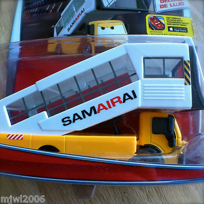Disney PIXAR Cars UCCHI diecast 2015 AIRPORT ADVENTURE theme 2/6