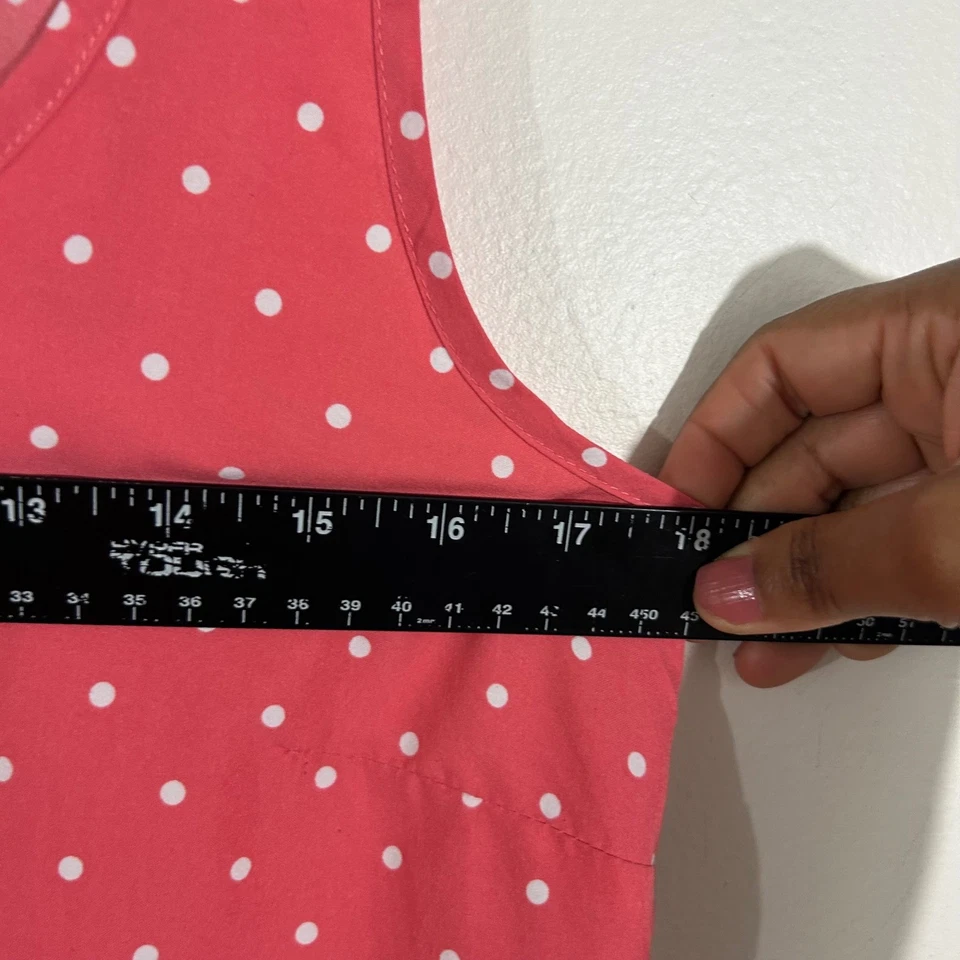 Blusa informal sin mangas a lunares coral desteñida Glory pequeña para mujer Foto 4 de 4