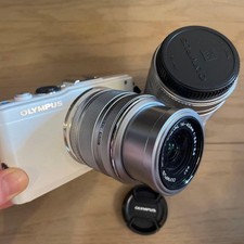 OLYMPUS PEN Lite E-PL6 Lens Kit