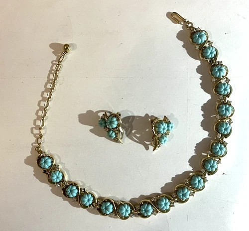 TRIFARI VINTAGE 1950's FLORAL NECKLACE & EARRING SET COSTUME JEWELRY - NICE!