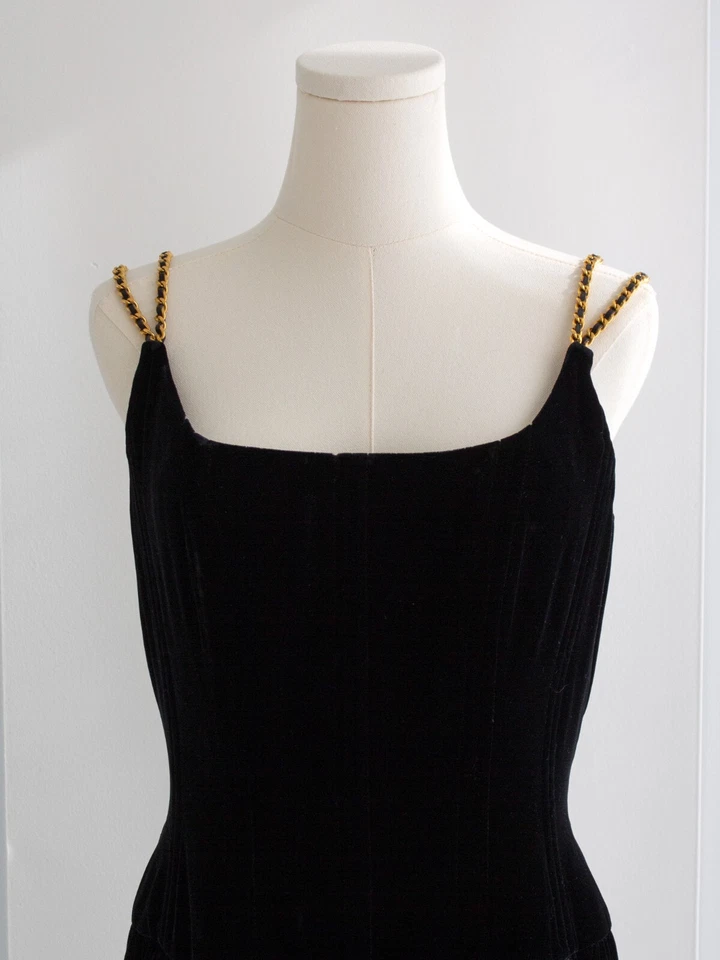 Chanel Vintage F/W 1993 Black Velvet Gold Chain Strap Corset 93A Dress - Image 4 of 4