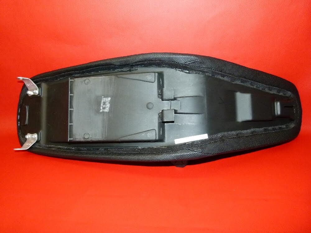 Selle moto cross SUZUKI STYX ST091410401 pour éliminer les glissements en course