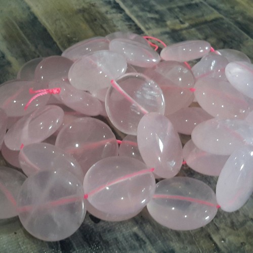 Natural Rose Quartz, Flat Round ,20x9mm, 19 pce strandFree postage. Oz Seller - Picture 3 of 3