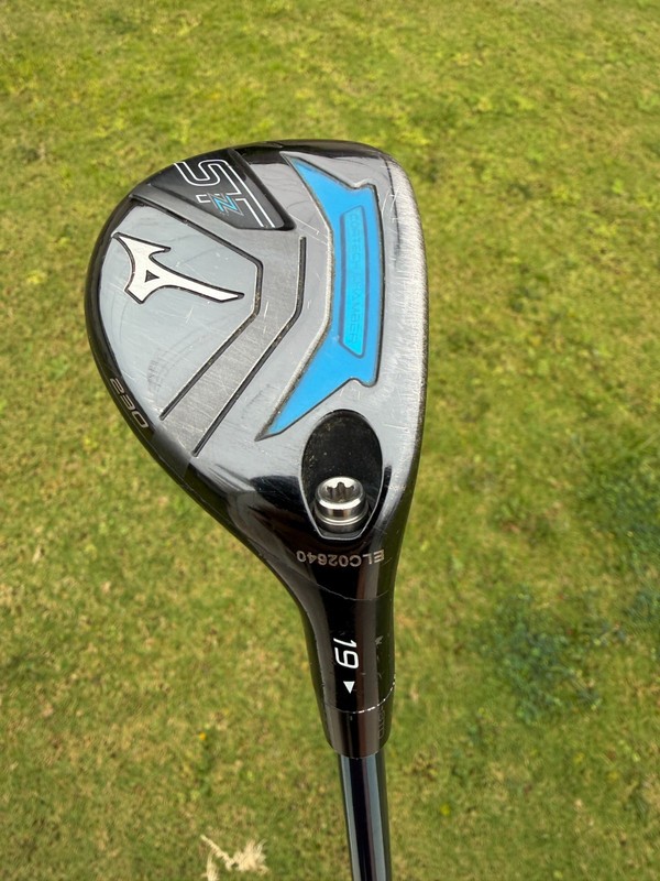 Mizuno ST-230 3 hybrid 19 degree RH Regular 75 F4 shaft