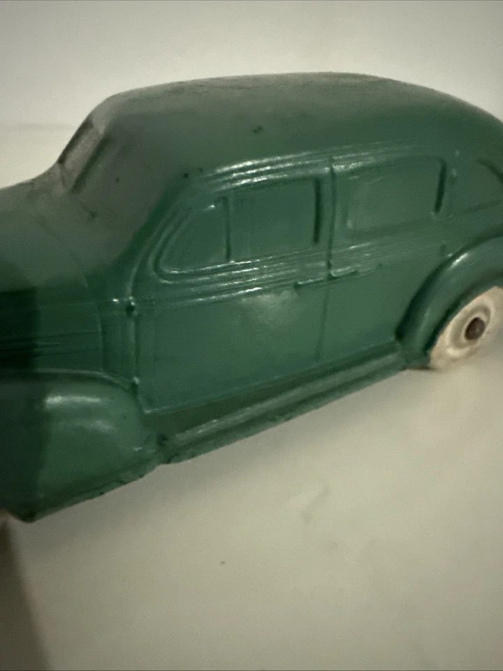 Винтажный седан Auburn Rubber Co 1937 Oldsmobile. Белые резиновые шины - Изображение 3 из 4