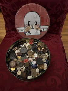 Vintage Tin Can Of Buttons ! 3 Lbs