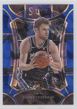2023-24 Panini Select Mezzanine Level Blue Cracked Ice Prizm Sasha Vezenkov 1dw8