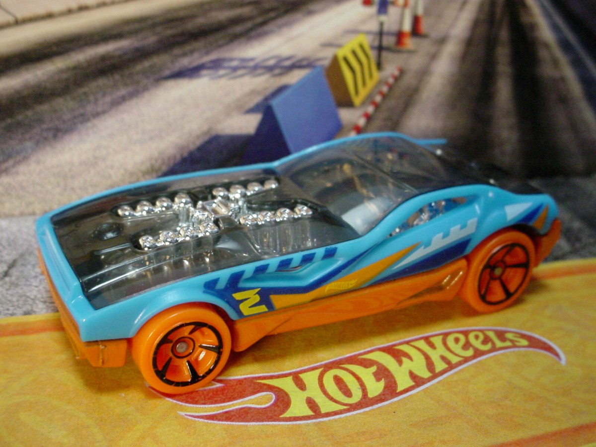 2022 HOT WHEELS UNLEASHED Design Exclusive BYE FOCAL II ☆ blue