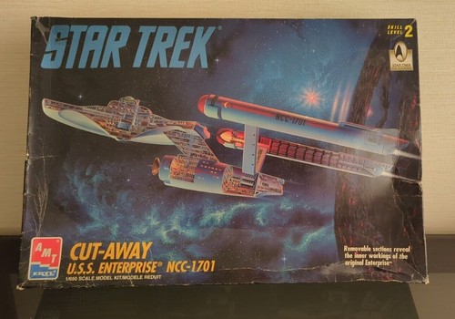 AMT ERTL Star Trek 1:650  Cut-Away U.S.S. Enterprise NCC-1701 Model Kit #8790 - Picture 1 of 8