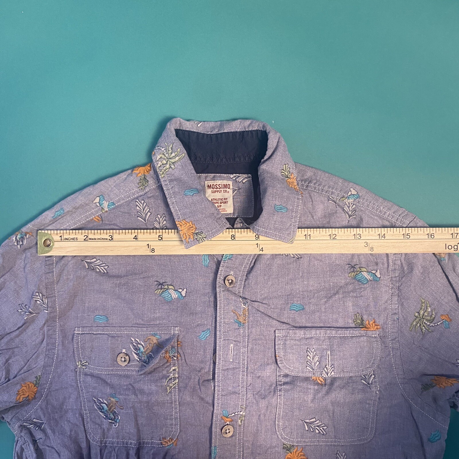 Small Feather Patterned Mossimo Short Sleeve Butt… - image 3