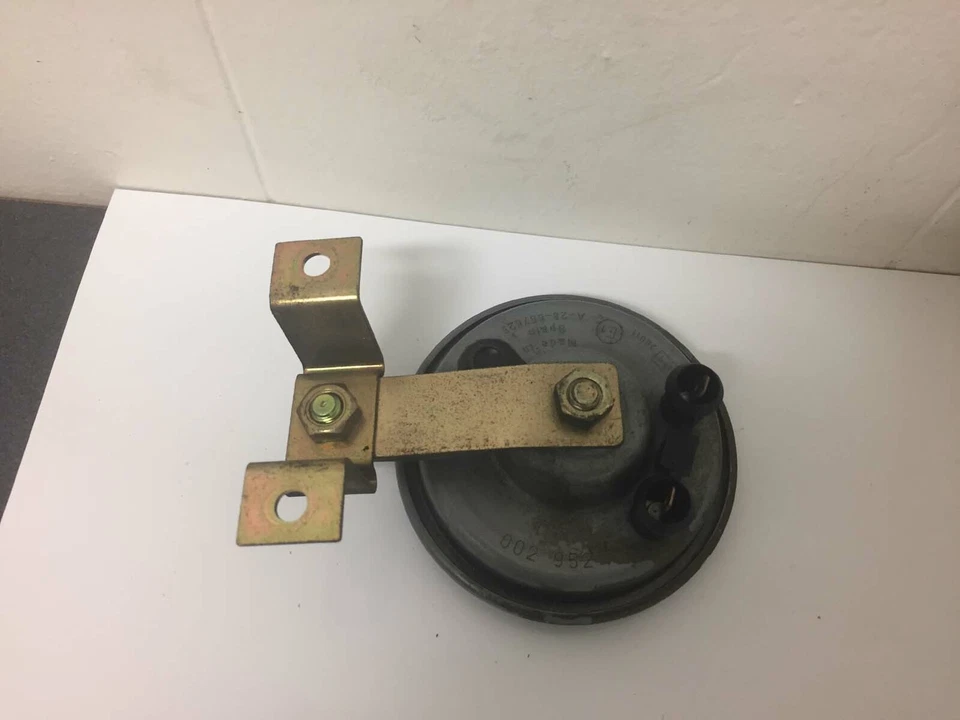 Soporte de bocina alarma antirrobo Porsche 911 964 993 964.637.117.00 993.637.101.00 F3 Foto 4 de 4