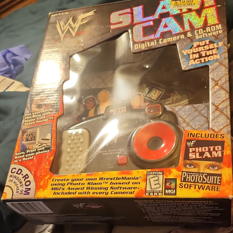 WWF Slam Cam Compact Digital Camera 0.35MP USB AA w/ CD-ROM Photo Software