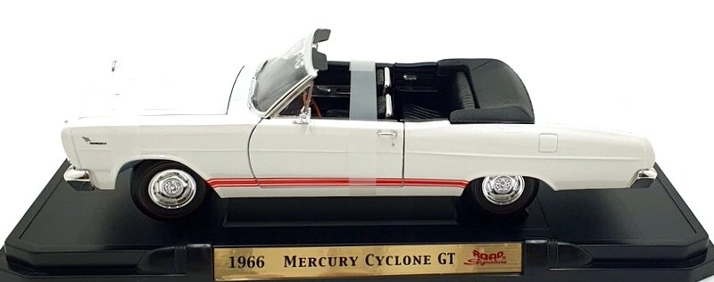Road Signature 1/18 Scale Diecast 92627 - 1966 Mercury Cyclone GT - White - Image 4 of 4