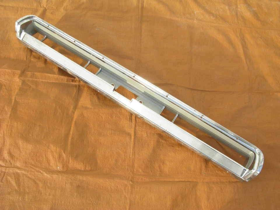 Panel cromado del tablero de instrumentos Pontiac Catalina 1962 541061 Foto 2 de 4