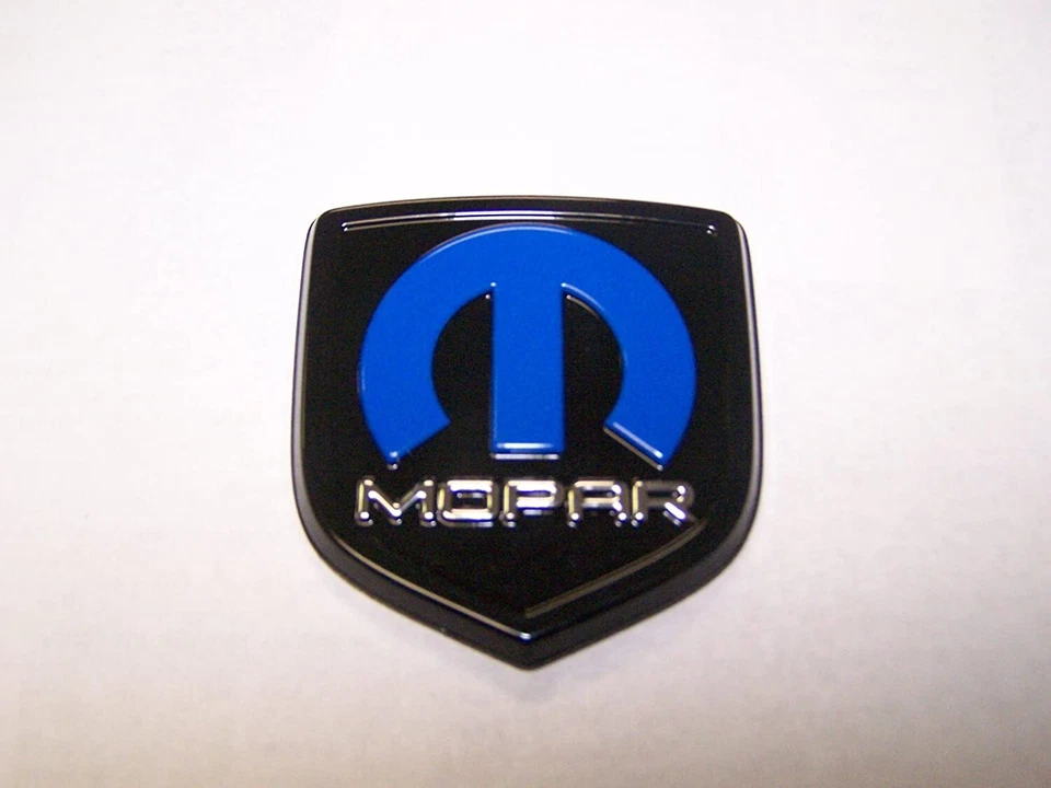 NEW 2008-2010 Dodge Challenger Mopar '10 Front Fascia Emblem / Nameplate,OEM  Foto 4 de 4