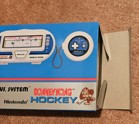 Nintendo Game & Watch Micro VS System Donkey Kong Hockey 1984 NOS NIB Mint