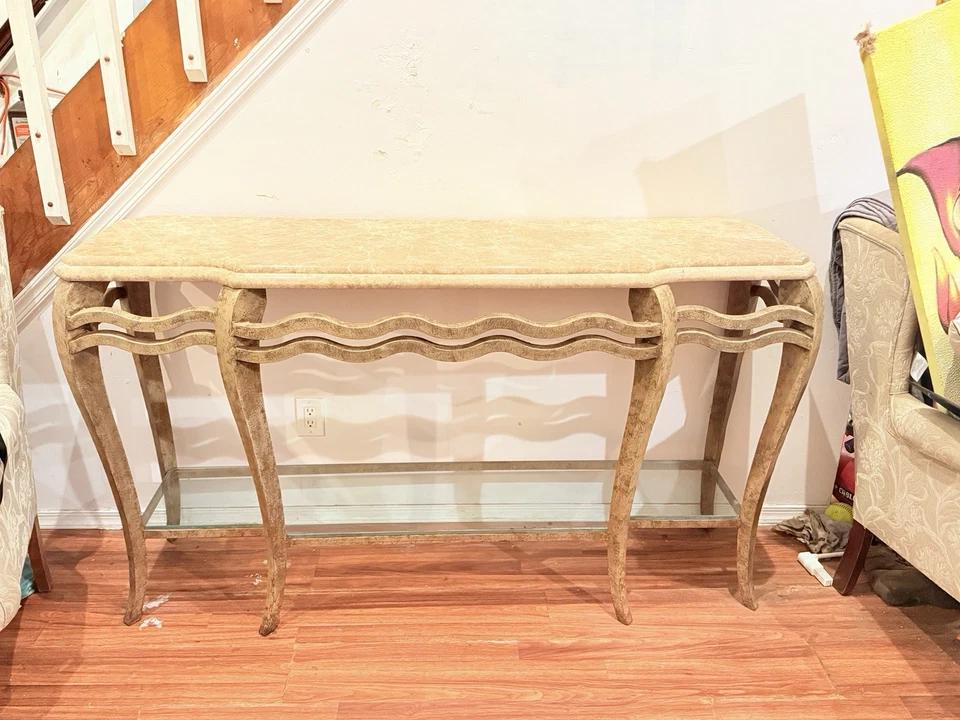 Mesa consola italiana de mármol vintage con base escultórica de latón mostrador de vidrio Foto 2 de 4