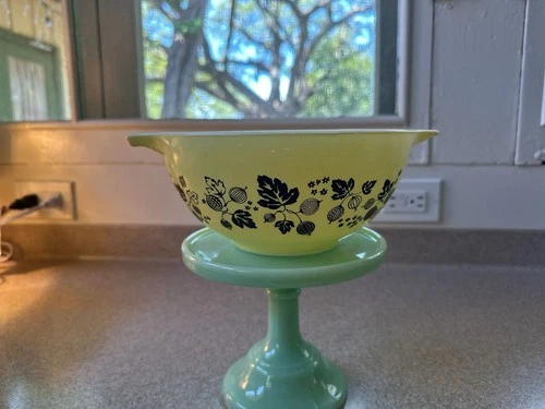 Vintage Pyrex Gooseberry Cinderella Mixing Bowl Yellow and Black #442