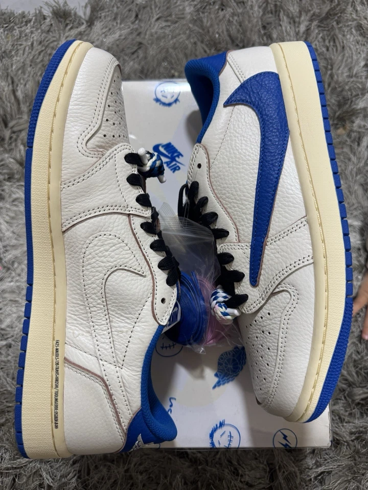Talla 10 - Diseño de fragmentos x Travis Scott x Air Jordan 1 Retro OG SP Low Sail... Foto 3 de 4