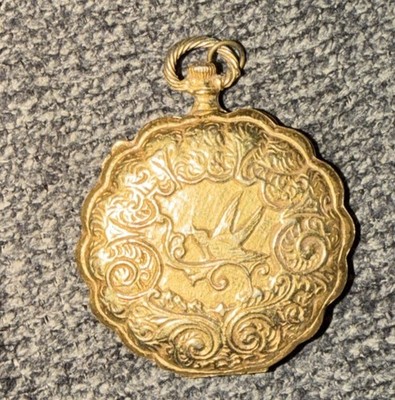 VINTAGE MAX FACTOR GOLDEN LARK FACE POWDER POCKET COMPACT 