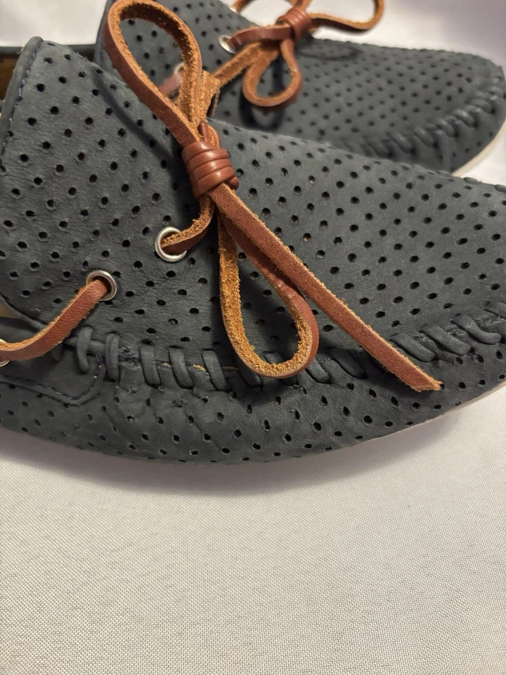 Mocasín de gamuza perforada gris oscuro Robert Zur para mujer talla 9,5AA Foto 3 de 4