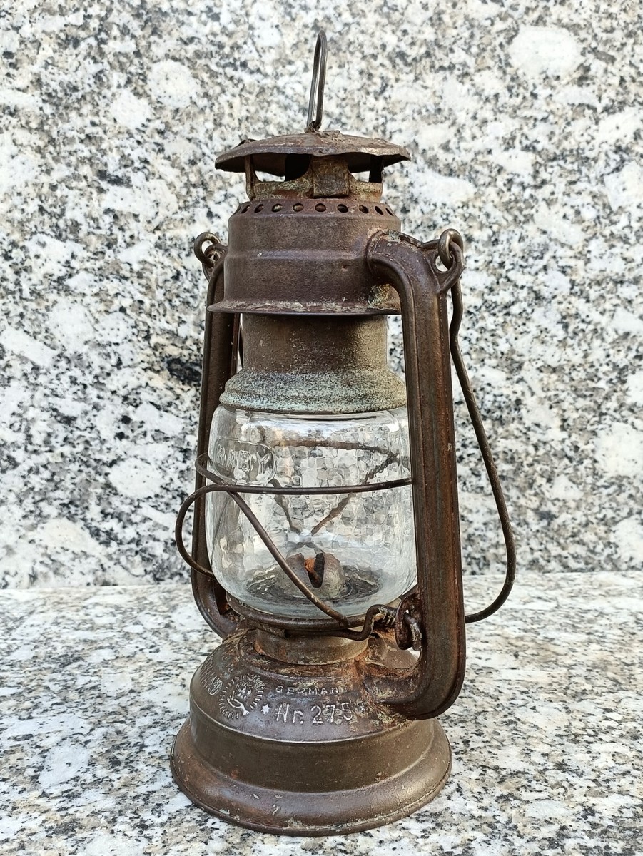 OLD VINTAGE FEUERHAND NO. 275 IRON KEROSENE OIL LAMP LANTERN WITH