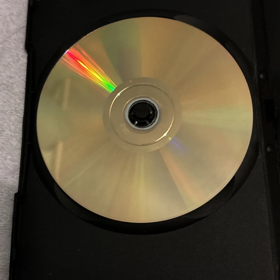 The Terminal (2004) DVD, Tom Hanks, Catherine Zeta-Jones, Chi McBride [Region 1] - Image 4 of 4