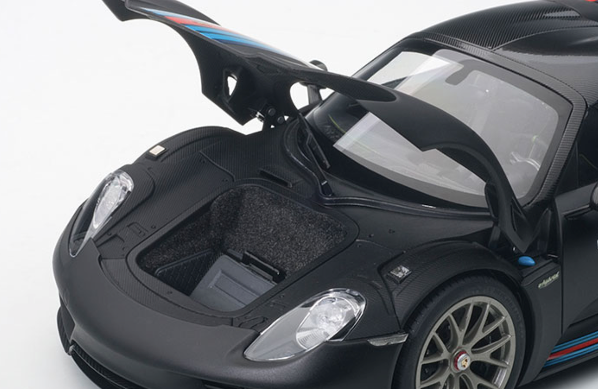 1/18 AutoArt Porsche 918 Spider Weissach Package Black 1/18 AutoArt Porsche 918 Spider Weissach Package Black
