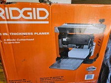 New Ridgid R4331 15 Amp 13"  Thickness Planer READ DESCRIPTION.