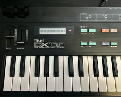 Yamaha DX100 Digital Programmable Algorithm Vintage Synthesizer Keyboard 49-Key