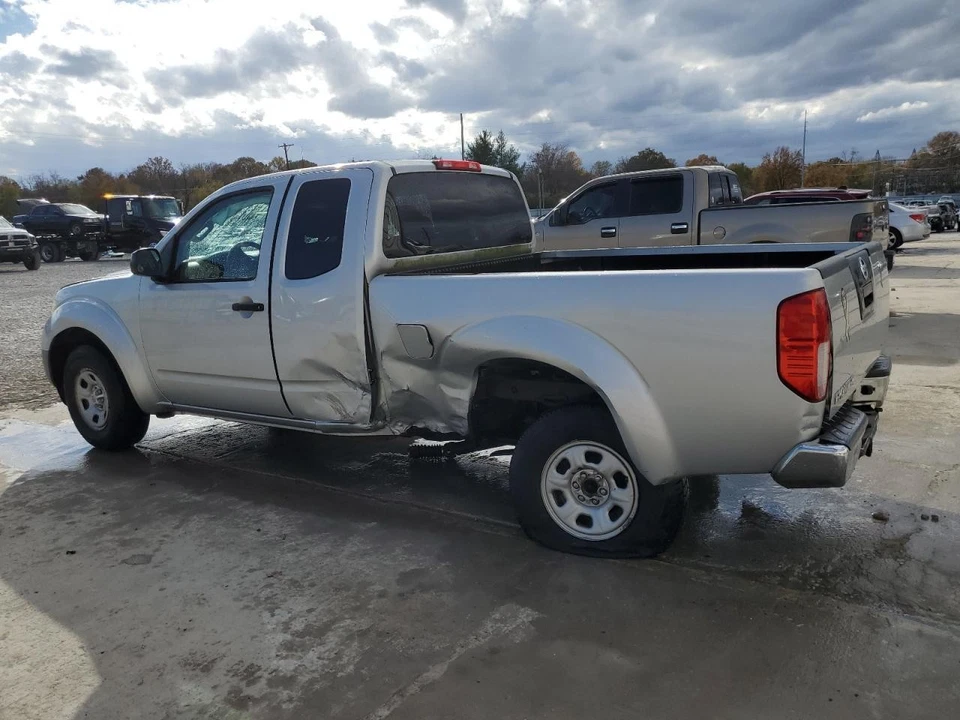 Used Automatic Transmission Assembly fits: 2012 Nissan Frontier AT 4 cylinder S Foto 2 de 4