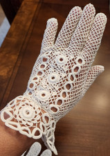 Crocheted Lace Ladies Gloves Vintage White Small to Medium Fishnet