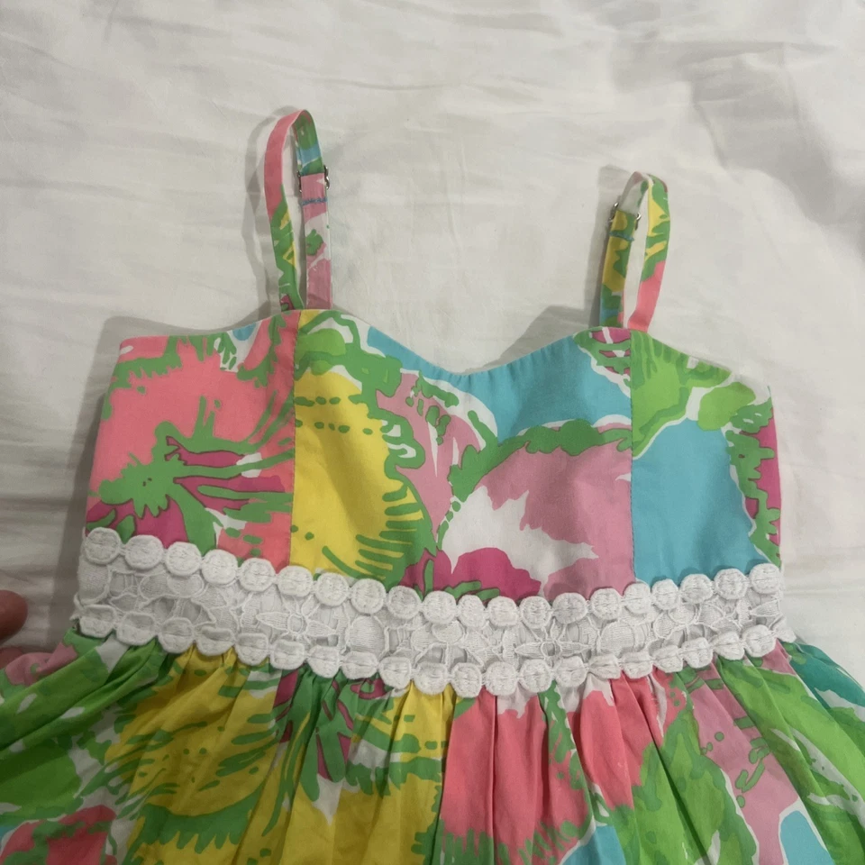 Vestido Lilly Pulitzer Estampado Floral con Acentos de Encaje Talla 4 Foto 2 de 4