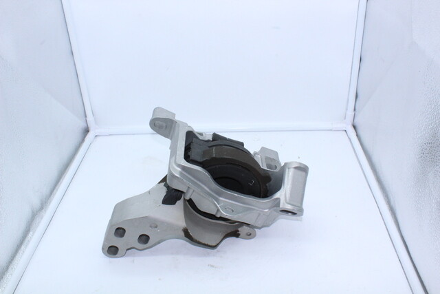 OEM RH Right Passenger Side Engine Mount Rubber No. 3 Mazda Cx5 3