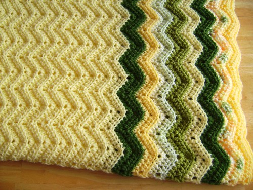 YELLOW AND GREEN MULTI BABY BLANKET AFGHAN RIC RAC ZIG ZAG HANDMADE CROCHET - Picture 9 of 12