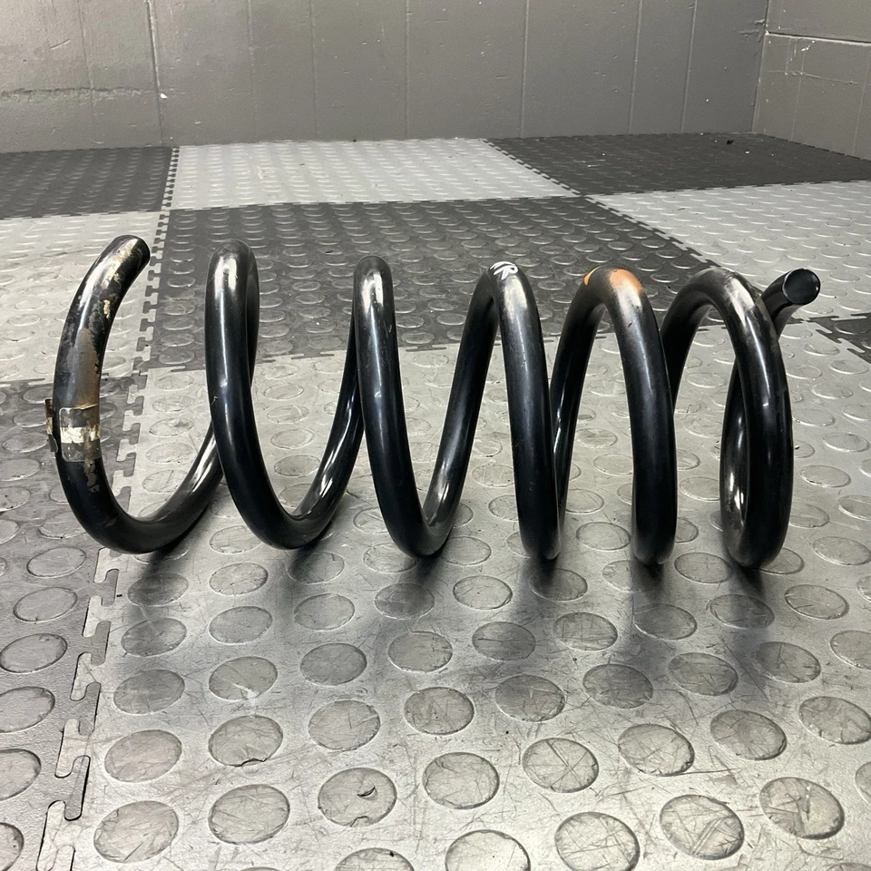 Muelle helicoidal de suspensión lateral derecho trasero Volvo XC90 2009-2013 FABRICANTE DE EQUIPOS ORIGINALES Foto 3 de 4