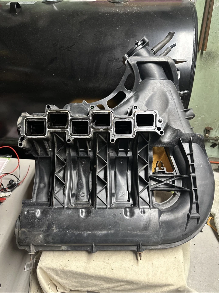 Chrysler 300 2005-2006/Dodge Charger/Magnum 3,5 L V6 admisión superior desnudo OEM Foto 4 de 4