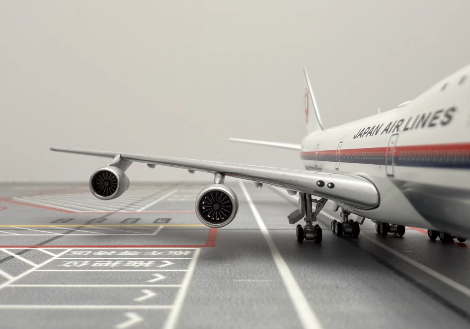 1:400 HX Models JAPAN AIRLINES BOEING 747-100 Passenger Airplane 1:400 HX Models JAPAN AIRLINES BOEING 747-100 Passenger Airplane