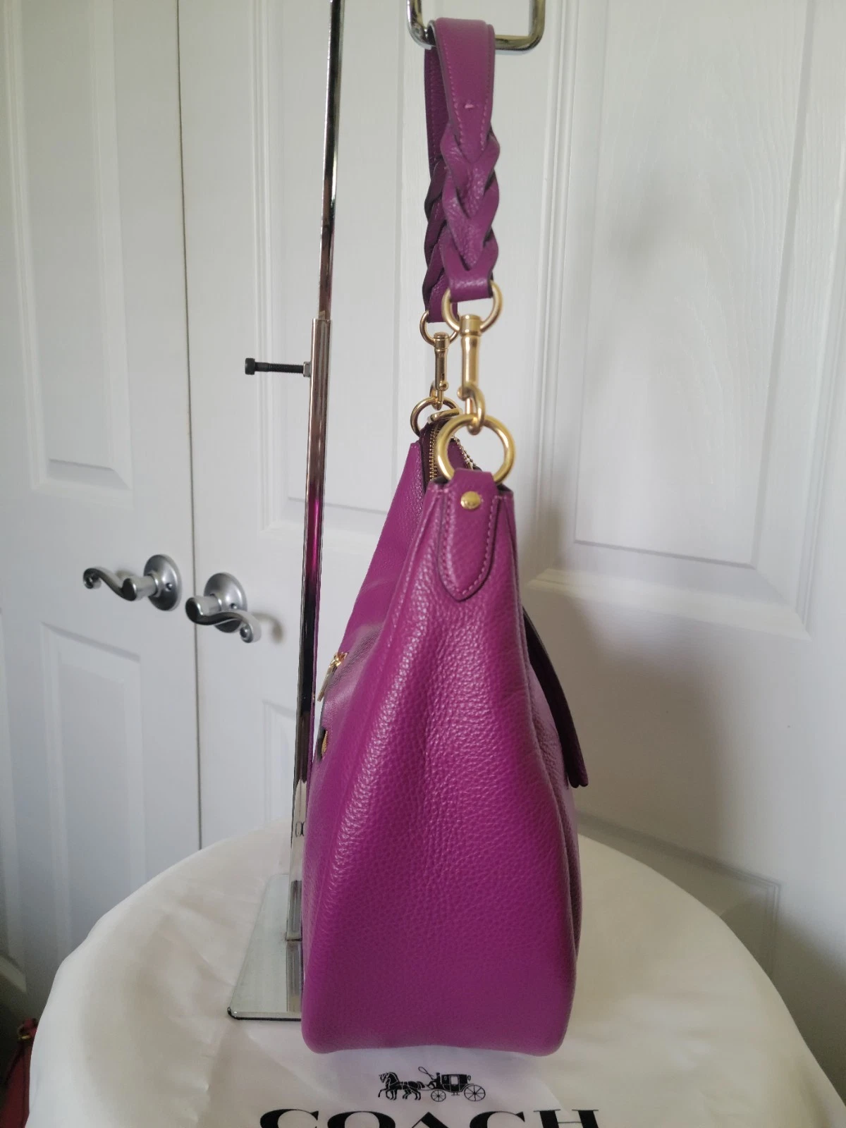 Coach Jules Hobo borsa a tracolla media C9190 pelle magenta scuro ciottoli