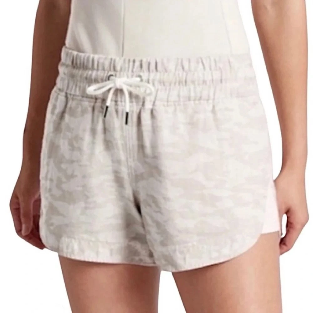 ATHLETA Women's Cabo Tide 100% Linen tan beige Camo shorts - size 16