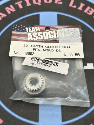 Team Associated. 22 TOOTH CLUTCH BELL FITS NITRO DS. Item #8902 New Old Stock.