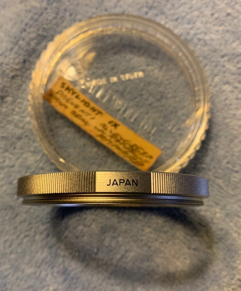 Canon 62mm Skylight 1x filter Screw On Type With Plastic Case Vintage Japan - Image 3 of 4