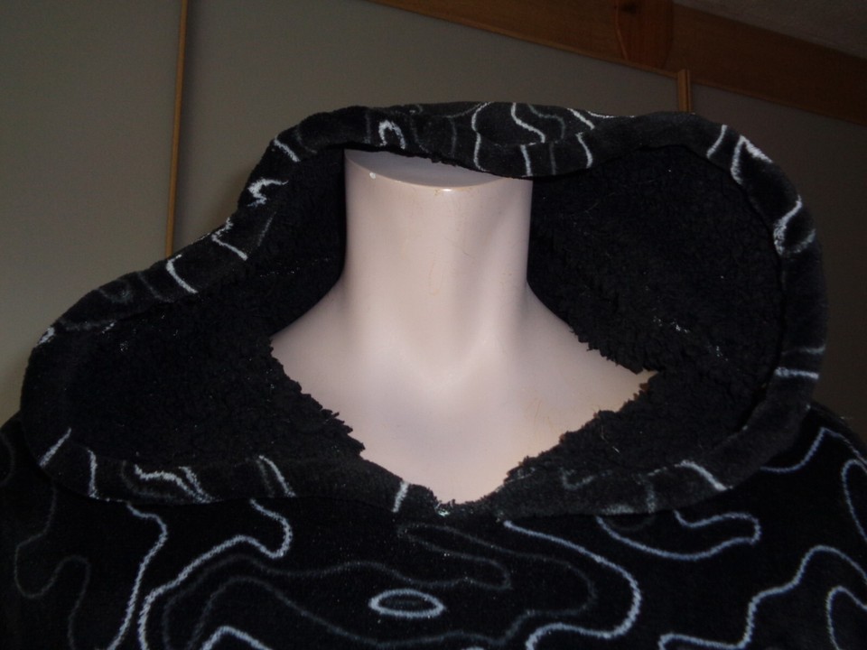 PRIMARK VELVET DRESSING GOWN FLEECE LINED HOOD LONG SLEEVE BLACK SIZE