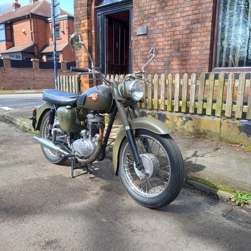 BSA C15 Motorcycle - Picture 17 of 19